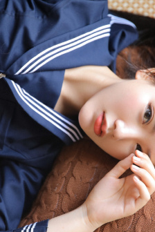 大胸妹子被舔胸GIF视频